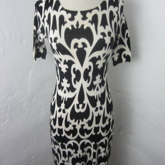 J Crew Sweater Dress Women's Size XS Black Geometric Pattern Short Sleeve - Picture 1 of 4